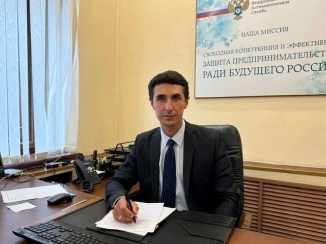 Выпускник СГЮА Павел Кошманов назначен на должность руководителя Управления Федеральной антимонопольной службы по Вологодской области. Соответствующий приказ подписал руководитель ФАС России Максим Шаскольский. Павел Эдуардович в 2010 году окончил Саратовскую государственную академию права ныне – СГЮА . С 2013 года работал в Саратовском УФАС, в апреле 2017 года стал заместителем руководителя. Поздравляем и желаем новых профессиональных успехов! #лучшееюридическое #сгюа #саратов