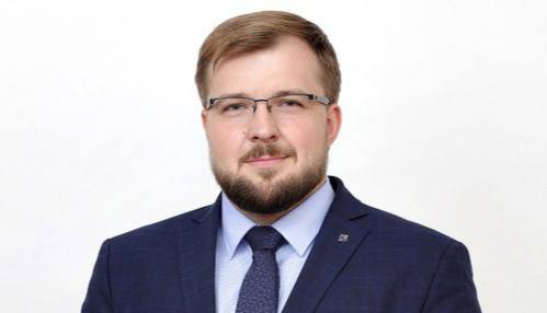 Артём Дедков сменил Сергея Кузнецова на посту главного архитектора Москвы Дедков занимал различные посты в ГБУ ГлавАПУ с 2011 года он прошёл путь от рядового архитектора до главного архитектора структуры Ранее писали о том что Москомархитектура вошла в структуру Департамента градостроительной политики ДГП столицы   Всё о стройке в MAX