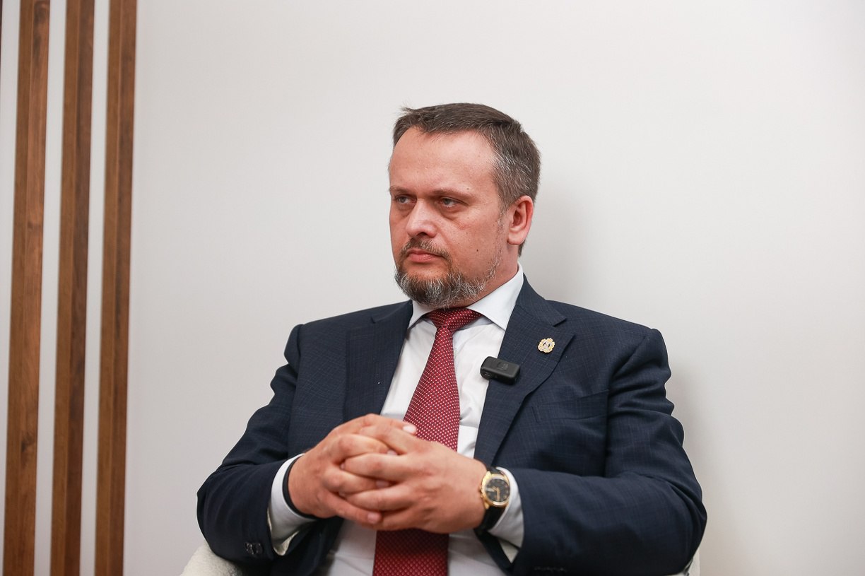 Глава Минтранса РФ перечислил приоритеты развития отрасли МОСКВА 6 ноября ФедералПресс Транспорт является ключевым фактором для стимулирования инноваций и экономического прогресса подчеркнул глава Минтранса РФ Андрей Никитин В своем выступлении он также осветил перспективы развития транспортной системы Российской Федерации Подробнее