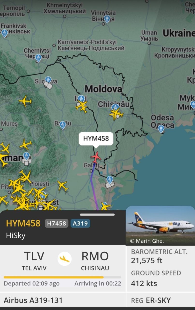 Самолёт с лампадой, зажженной от Благодатного огня, пересёк границу Молдовы.