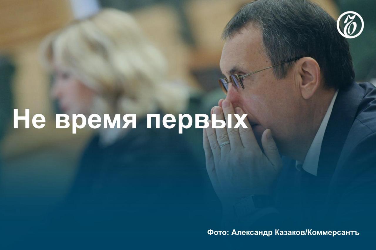 Как стало известно «Ъ», первый президент Чувашии Николай Федоров после сентябрьских выборов может лишиться поста сенатора от исполнительной власти республики. Действующий глава региона Олег Николаев не включил его в число кандидатов, которые будут претендовать на место в верхней палате в случае его переизбрания.   На этом фоне господин Федоров обратился в прокуратуру с просьбой проверить жалобы муниципальных депутатов на давление со стороны губернатора. Подробнее — в материале «Ъ».    #Ъузнал
