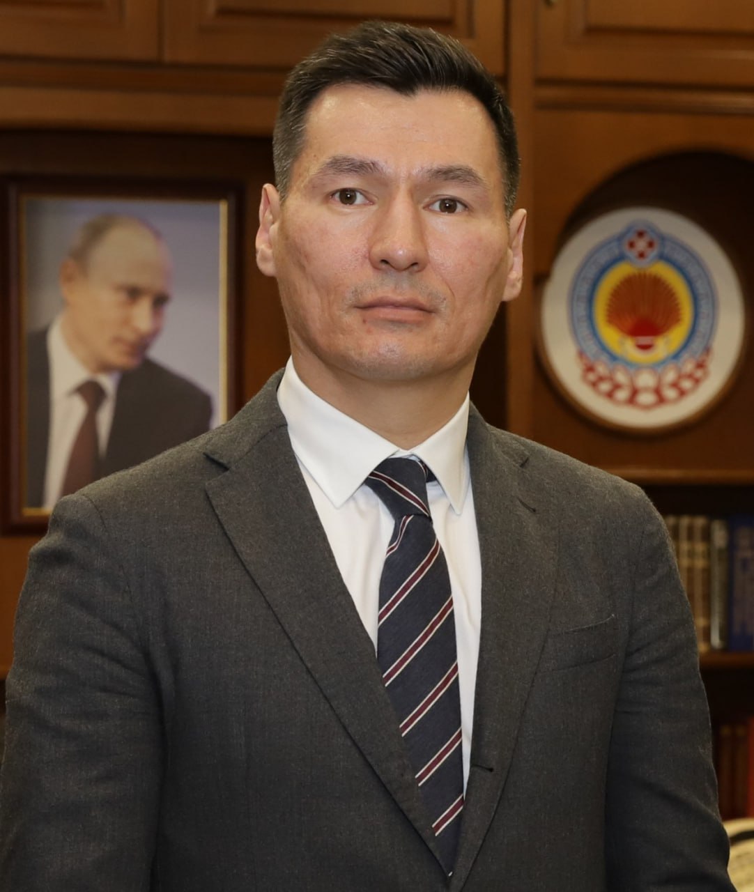 Позитивную динамику в Рейтинге влияния глав субъектов РФ от Агентства политических и экономических коммуникаций #АПЭК демонстрирует и глава соседней Республики #Калмыкия Бату Хасиков. По итогам июня 2025 года он занимает 67 место. Месяцем ранее Бату Хасиков в рейтинге АПЭК располагался на 68 месте. Источник фото: «Вести-Калмыкия».