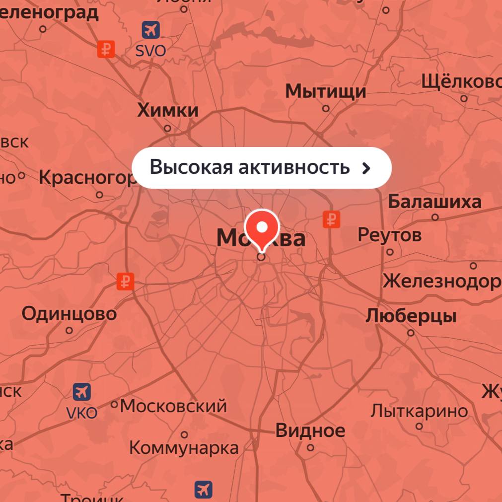 В Москве фиксируют высокую активность пыльцы из-за жары.   Специалисты отмечают, что ситуация становится хуже с каждым днём жаркой погоды.  Врачи рекомендуют людям с аллергией избегать длительных прогулок и носить с собой маски    Прямой эфир