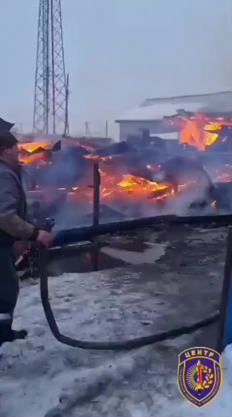 Пожар в селе Гудачи: клуб и котельная под угрозой, но люди не пострадали