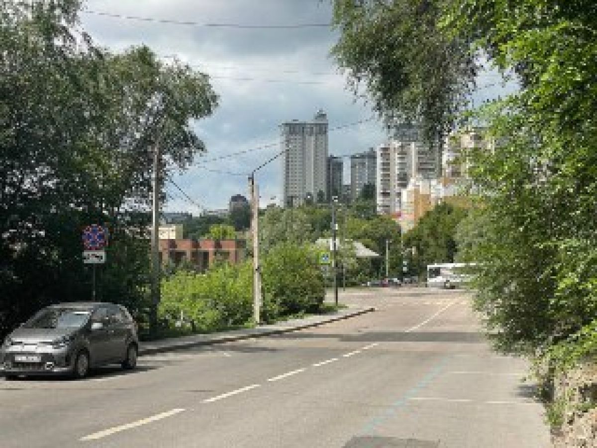 "Когда узнают условия, то интерес падает": эксперты о рассрочке от застройщиков в ЦФО На фоне высоких ипотечных ставок и отмены общедоступной льготной ипотеки российские застройщики стали активнее предоставлять для покупки жилья рассрочку. Причем некоторые компании заверяют, что оформление рассрочки будет более выгодным, чем ипотека с текущими ставками. «Новости Липецка» решили разобраться в преимуществах и подводных камнях рассрочки от застройщика, а также изучили ситуацию в других регионах ЦФО. ↗ Прислать новость Подписаться