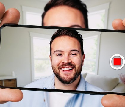 Google использует видеоролики с YouTube для обучения ИИ без уведомления авторов Как сообщает CNBC, корпорация Google использует свою обширную библиотеку видеороликов на площадке YouTube для обучения моделей искусственного интеллекта, включая Gemini и Veo 3. Ранее компания упоминала, что YouTube может быть использован для «улучшения опыта использования продуктов — в том числе с помощью машинного обучения и приложений ИИ». Читать далее