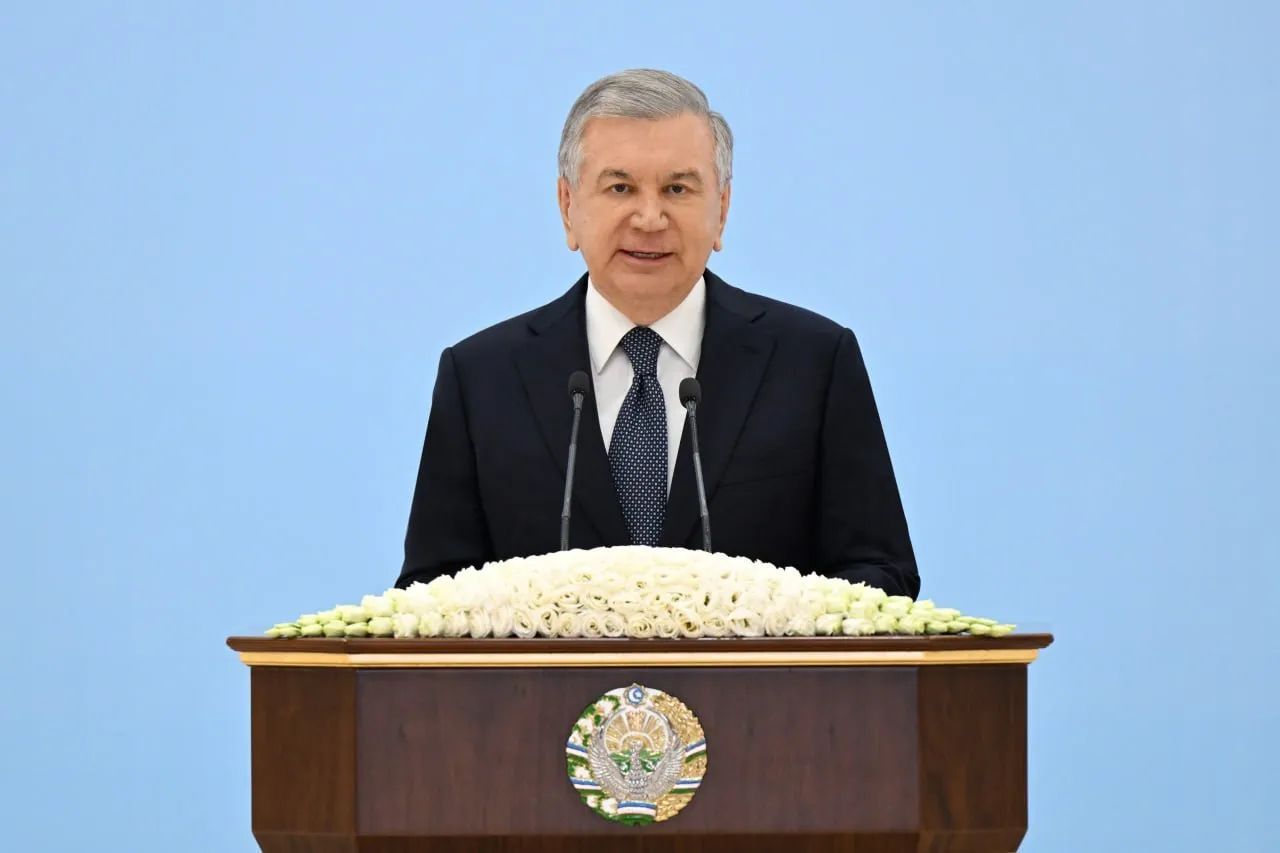 Шавкат Мирзиёев поздравил работников культуры и искусства Узбекистана Президент выразил признательность мастерам искусств молодым исполнителям и всем работникам сферы   repost uz segodnya ix professionalniy prazdnik Подписывайтесь на Repost
