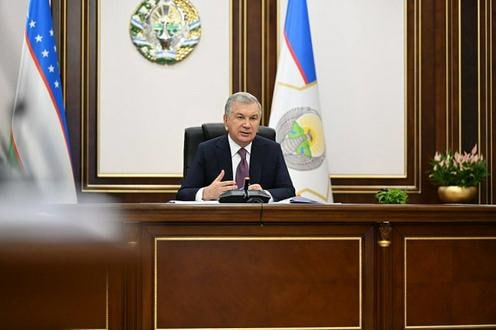 В Бухарской области Узбекистана запустят 21 инвестпроект на $1,7 млрд — по данным властей, их реализация создаст 32 тыс. рабочих мест и увеличит экспорт на $180 млн.   Среди инициатив — добыча и переработка графита с участием турецких инвесторов, строительство современного жилого комплекса вьетнамской компанией и хирургического центра индийским партнером. На участке в 217 га планируется реализовать 260 проектов, которые дадут работу более чем 10 тыс. человек.  За последние восемь лет в регион привлекли свыше $8 млрд инвестиций, что позволило диверсифицировать экономику. В промышленности появилось 6 тыс. новых предприятий, а объем производства вырос более чем в шесть раз.    Подробнее на нашем сайте