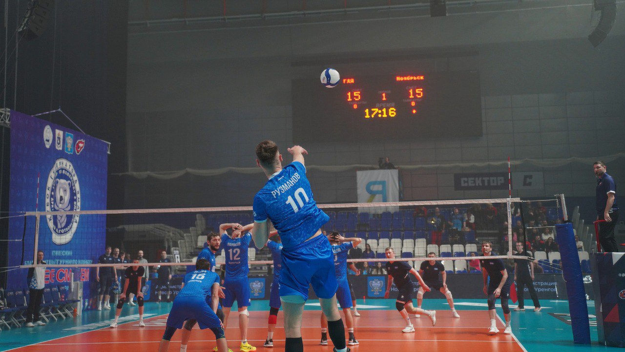 На Ямале состоится IX Арктический благотворительный турнир по волейболу Кубок губернатора Состязания вновь объединят любительские команды со всего округа и помогут тем кому это особенно нужно Прием заявок открыт до 28 января Игры пройдут в Новом Уренгое Ноябрьске и Лабытнанги Первые матчи запланированы в феврале финальные 11 и 12 марта Их традиционно примет газовая столица Все средства от продажи билетов и добровольных взносов участников будут направлены в фонд Ямине на помощь детям с ОВЗ и из групп социального риска В прошлом году благодаря турниру удалось собрать около 5 млн рублей и помочь пройти реабилитацию 41 ребёнку Александра Кеберлейн Тундра Сюндра Подписаться