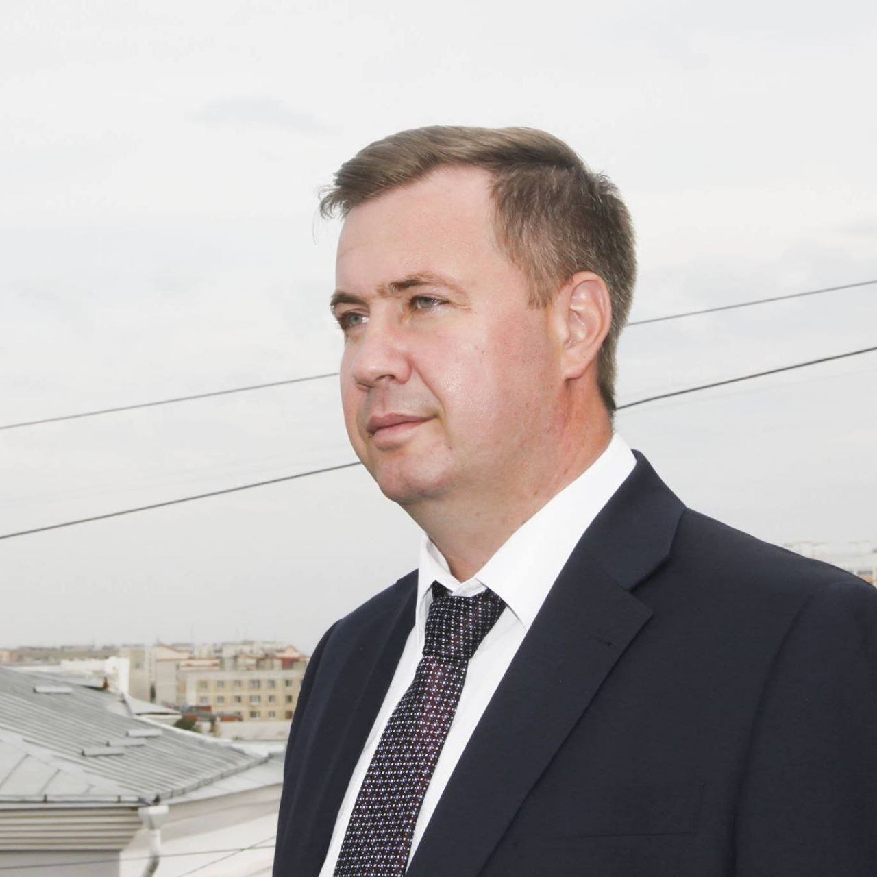 Министром архитектуры и строительства Владимирской области назначен Александр Муромский Александр Сергеевич имеет солидный опыт работы в строительной и жилищно коммунальной сферах Прошёл путь от простого служащего до руководителя работал с госзаказом возглавлял администрацию города Орла Перед министерством стоит большой блок задач В непростых рамочных условиях необходимо обеспечить темпы и объёмы ввода жилья реализацию социально значимых проектов восстановление прав граждан участников долевого строительства Приветствуем Александра Сергеевича в команде развития Владимирской области Рассчитываем что его знания и опыт послужат на пользу её жителям orel er ru