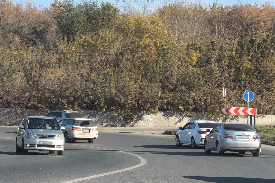 В 2026 года транспортный налог в Новосибирской области хотят увеличить на 11 С 2026 года транспортный налог в Новосибирской области хотят проиндексировать на 11 09 Соответствующий законопроект внесен на рассмотрение регионального парламента В правительстве региона необходимость повышения тарифов объясняют адаптацией налоговых ставок к экономическим реалиям в том числе ростом затрат на финансирование дорожной отрасли региона В Минфине напомнили что последнее изменение транспортного налога осуществлялось в ноябре 2024 года В Новосибирской области на легковые автомобили приходится 82 в структуре поступлений транспортного налога Повышать налоговые ставки для этой категории транспортных средств предложено зависимости от мощности двигателя и от количества лет прошедших с года выпуска Подробнее читайте по ссылке     INFOPRO54 Фото редакции Infopro54 автор Оксана Мочалова