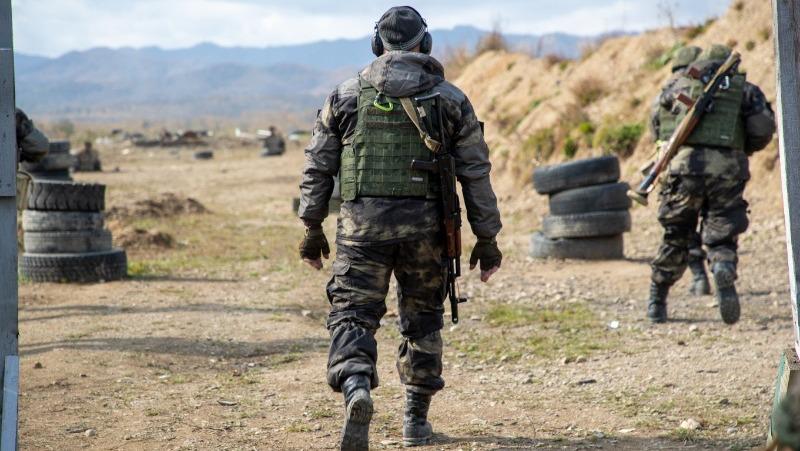 Сахалинская область признана лучшим регионом страны по подготовке граждан к службе в армии Островной регион стал лидером среди регионов России по подготовке граждан к военной службе и организации призыва в 2024 году. Итоги конкурса подвело Минобороны России, высоко оценив работу региона по патриотическому воспитанию молодежи и ее подготовке к службе. Так, за вклад в выполнение задач Вооруженных сил почетной грамотой министра обороны РФ наградили губернатора Сахалинской области Валерия Лимаренко. Победа в конкурсе — это признание труда федеральным центром всей команды региона под руководством губернатора. Активно развивается система патриотического воспитания, готовятся призывники к службе. Наши патриотические движения самым активным образом участвуют в процессе, — отметил руководитель центра «Авангард» Руслан Ситдиков. Подробнее читайте здесь. ——— : Прислать нам новость: