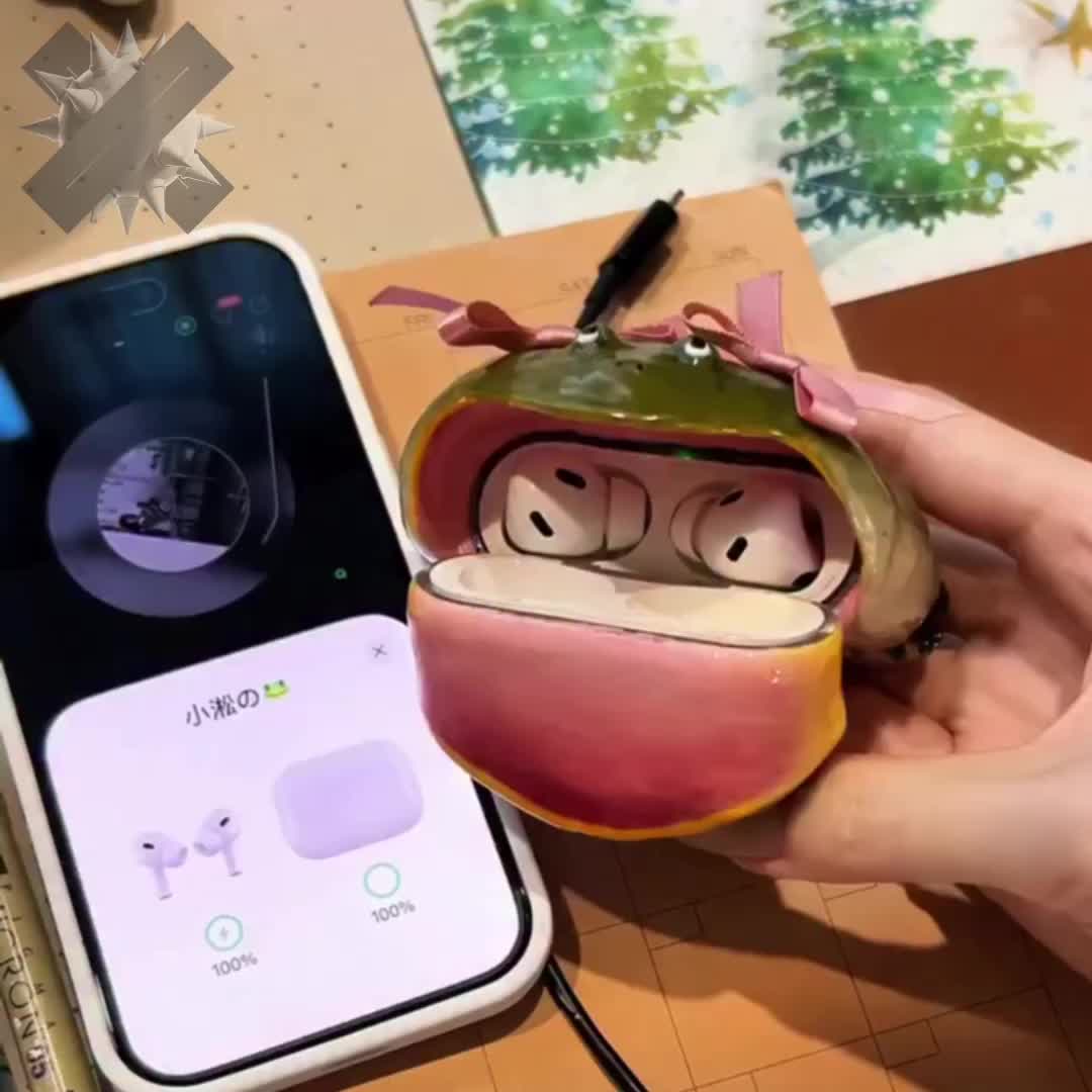 Чехол для наушников в форме лягушки завоевывает популярность в сети