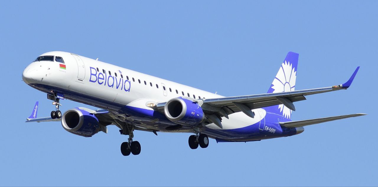 Belavia возобновит полёты в Алматы 18 декабря Авиакомпания будет выполнять рейсы дважды в неделю возвращаясь на маршрут после более чем трёхлетнего перерыва полёты были приостановлены в мае 2022 года Направление станет вторым маршрутом Belavia в Казахстане после Астаны Кроме того перелёты между Алматы и Минском уже выполняет авиакомпания SCAT   Авиабилеты из Казахстана