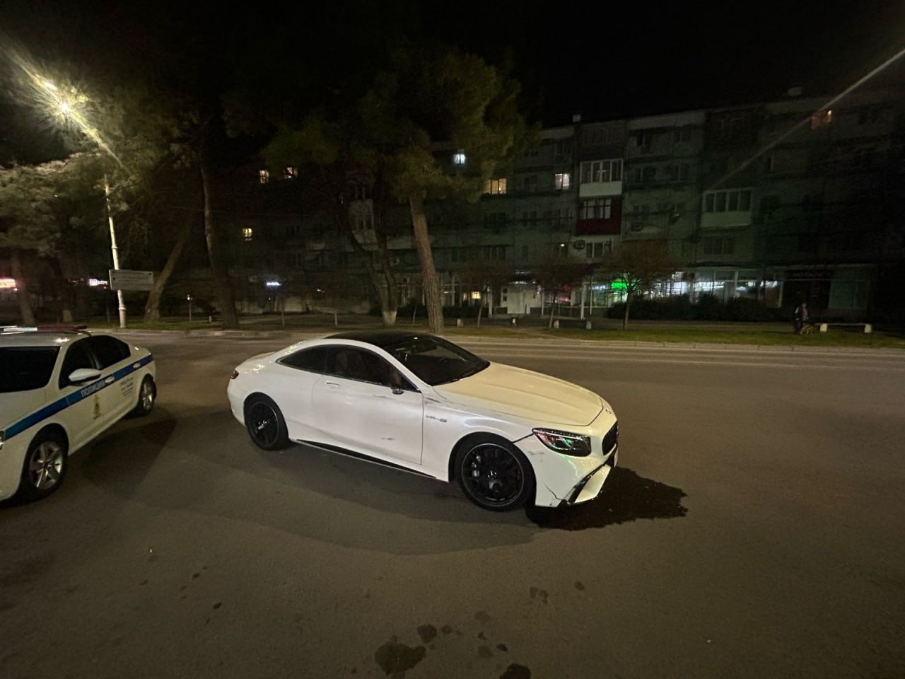 В Анапе произошло смертельное ДТП В четверг, 13 марта, около 23:00 на ул. Крымской города-курорта 20-летний молодой человек, управляя автомобилем «Mercedes-Benz», допустил наезд на пешехода, который переходил проезжую часть дороги вне зоны пешеходного перехода. В результате дорожно-транспортного происшествия 69-летний мужчина был доставлен в Городскую больницу Анапы, где, несмотря на все усилия медиков, от полученных травм скончался. Обстоятельства и детали аварии устанавливаются.  #ПроисшествияАнапа  #НовостиАнапыСегодня #НовостиАнапы #АнапаНовости #СегодняВАнапе #АнапаМедиа #СвежиеНовостиАнапы #АктуальныеНовостиАнапы