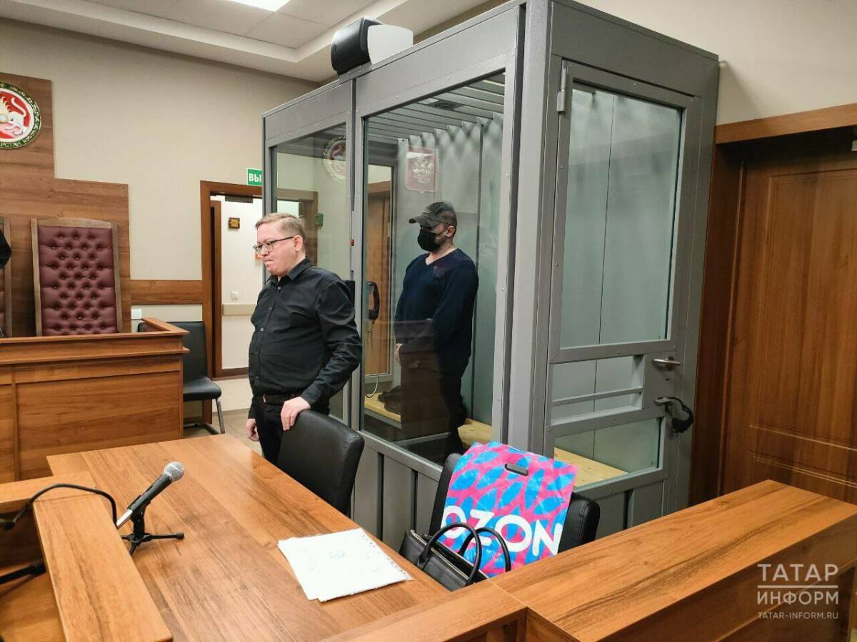  Суд в Казани арестовал следователя Приволжского отдела СК Скрипникова Сегодня суд арестовал следователя СУ СКР по Приволжскому отделу Казани Евгения Скрипникова. Его обвиняют в превышении полномочий вместе с бывшим главой следственного отдела СУ СКР по Приволжскому району столицы РТ Эдуардом Закировым. По версии следователей, в 2024 году Скрипников и Закиров незаконно возбудили два уголовных дела. Подпишитесь: