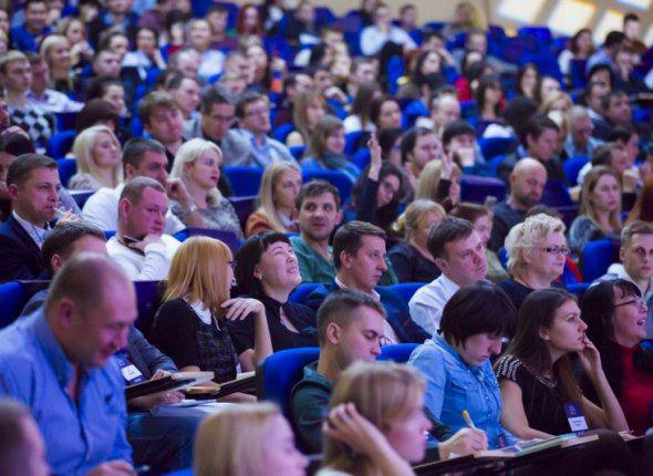 Активисты Хабаровского края могут принять участие в V форуме Патриоты Урала Мероприятие пройдёт с 17 по 19 марта 2026 года в Ханты Мансийском автономном округе Регистрация на форум открыта до 18 января 2026 года Программа форума включает темы социальной помощи ветеранам в госпиталях медиаподдержку НКО и вовлечение ветеранов в молодёжные проекты Отдельная площадка Патриоты Урала Дети предназначена для школьников и участников Движения Первых Участники представят лучшие практики патриотической работы и волонтёрские инициативы регион   AmurMedia Написать нам AmurMedia в Дзен