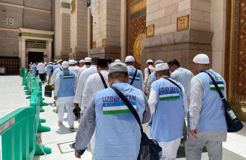 В Узбекистане накрыли нелегальную турфирму отправившую в Умру почти 20 тысяч человек   repost uz ostavlyali v tyajelom polojenii Подписывайтесь на Repost