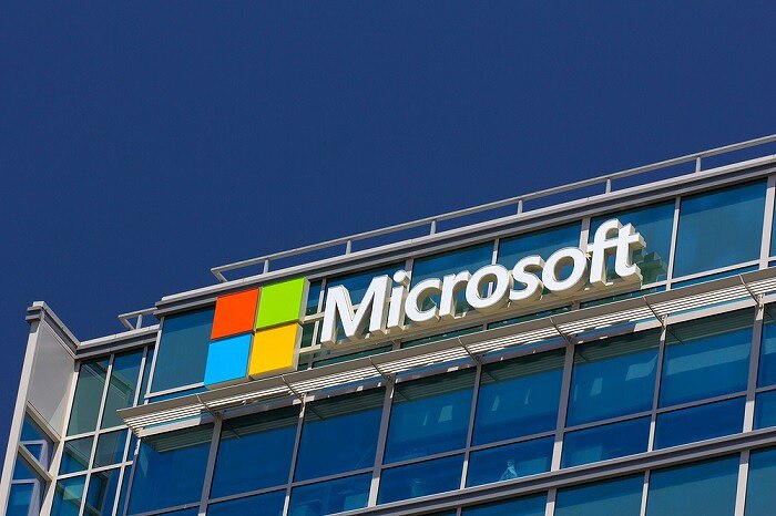Microsoft заблокировала профиль пользователя в OneDrive без уведомления и без причины. В нем хранилась информация за 30 лет его жизни – личные и рабочие данные, которые он собирал с 1990-х годов. Резервной копии на офлайн-носителе у него нет