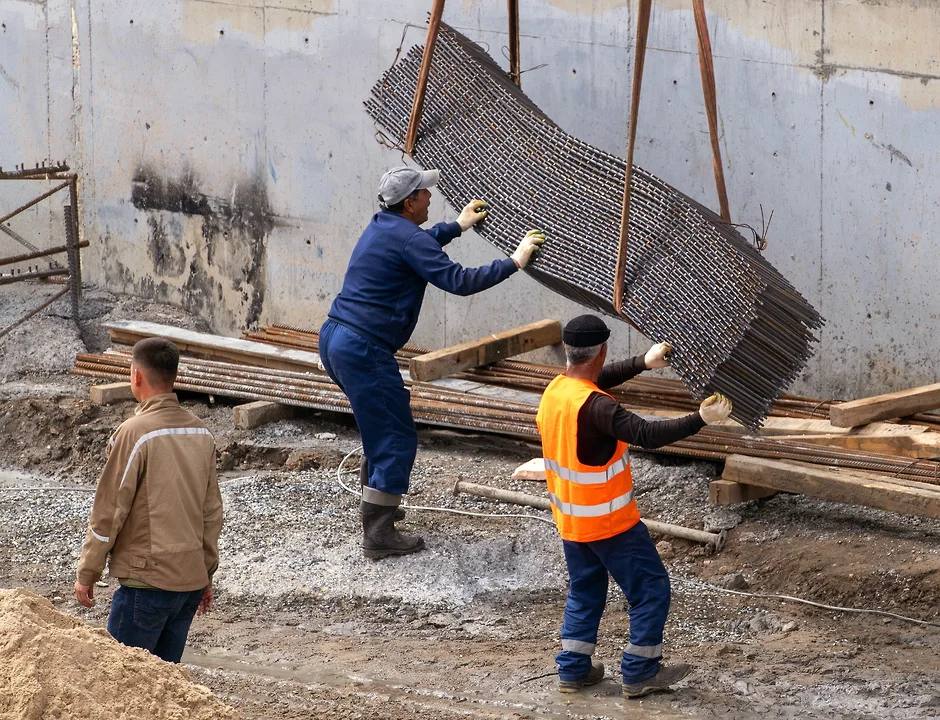 В Краснодаре на месте бывшего завода «Чайка» построят комплекс с аквапарком  Во второй очереди ТРЦ «СБС», который возводится на месте недействующего завода «Чайка», построят водноспортивный комплекс с аквапарком.   Как сообщили «Ъ-Кубань» в пресс-службе инвестиционно-строительного холдинга AVA Group, объект станет продолжением первого в крае развлекательного центра «СБС»  Фото: Артемий Шуматов, Коммерсантъ      Подписывайтесь на «Ъ»Кубань-Адыгея-Крым