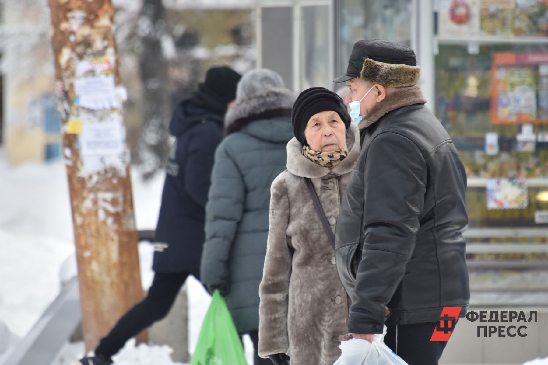 В России предложили снизить пенсионный возраст  МОСКВА, 6 января, ФедералПресс.  Депутат Московской областной думы Анатолий Никитин предложил вернуть прежний пенсионный возраст в России  55 лет для женщин и 60 лет для мужчин , который действовал до начала пенсионной реформы.  Подробнее