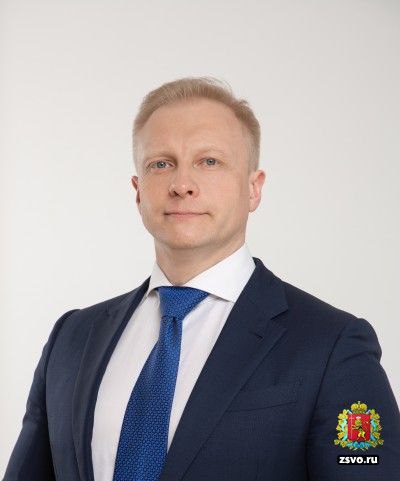 В автоаварии погиб Михаил Максюков Михаил Юрьевич – председатель комитета Законодательного Собрания Владимирской области, руководитель передового предприятия ООО «Магистраль ЛТД», многодетный отец, мой товарищ по партии. Он пользовался огромным авторитетом как порядочный человек, как Профессионал. Вместе с ним мы проводили колоссальную работу по формированию областного бюджета. Говорят, что незаменимых людей нет. Михаил Максюков опровергает эти слова. Его трудно заменить на работе, невозможно – в семье, в дружбе, на службе обществу. Я приношу искренние соболезнования близким Михаила Юрьевича, супруге, детям. Крепитесь. Будет трудно, но мы рядом и готовы подставить своё товарищеское плечо.