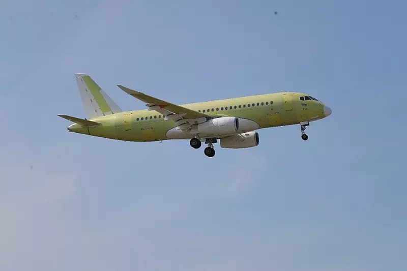Высокоточные приборы из Крыма заменили зарубежные аналоги в SJ 100 и МС 21 Высокоточные изделия для системы контроля за действиями пилотов изготавливаются на симферопольском предприятии Фиолент серийно для замены американских и японских аналогов ранее используемых в самолетах SJ 100 а также для комплектации новых самолетов МС 21 сообщил РИА Новости директор одного из крупнейших промышленных предприятий Крыма завода Фиолент Александр Баталин Сегодня ту продукцию которую ранее планировали использовать в отечественных самолетах сегодня делаем мы Крым закрыл уже серийно поставляет завод а новые образцы уже в разработке Речь идет о продукции для самолетов SuperJet 100 и МС 21 сказал Баталин в кулуарах конференции Наукоемкие технологии в маши sdelanounas ru blogs 170696 utm source tg sdelanounas ru подпишись Кстати а вы хотите чтобы на этом канале появились новости о вашей компании Это бесплатно Подробнее здесь sdelanounas ru staticpages id 126