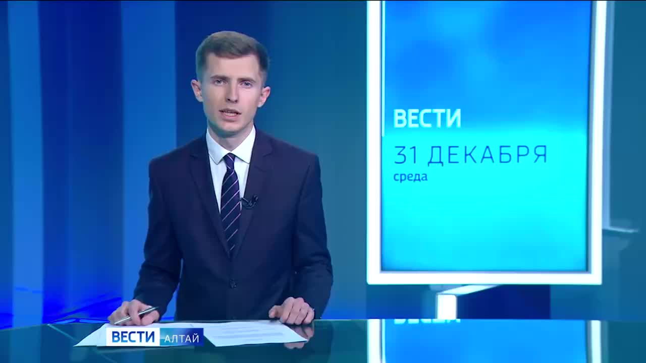 Зоопарки России отмечают Новый год для животных с ёлками и угощениями