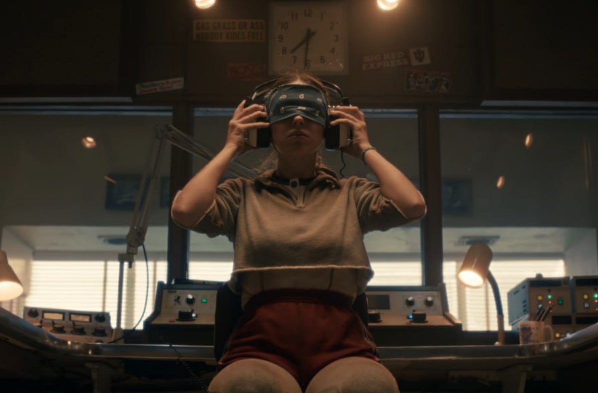 Создатели Очень странных дел раскрыли длительность оставшихся эпизодов сериала  пятый эпизод 1 час 8 минут  шестой эпизод 1 час 15 минут  седьмой эпизод 1 час 6 минут  восьмой эпизод 2 часа 8 минут Три из этих серий выйдут 25 декабря на Netflix а финальный эпизод 31 декабря по московскому времени на следующий день в 4 утра Кинопоиск Новости