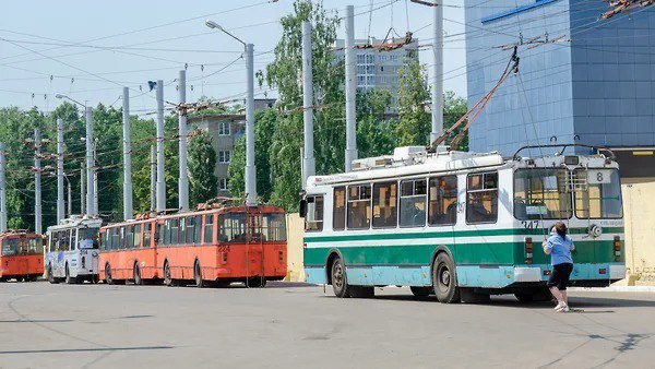 Воронежские власти могут отказаться от проекта «Синары» по концессии электротранспорта  Губернатор Воронежской области Александр Гусев склоняется к тому, чтобы не пойти в предложенный холдингом «Синара — Транспортные машины» проект по концессии электротранспорта в облцентре. Об этом он заявил на пресс-конференции, посвященной итогам 2024 года.  Фото: Игорь Елисеев/Коммерсантъ