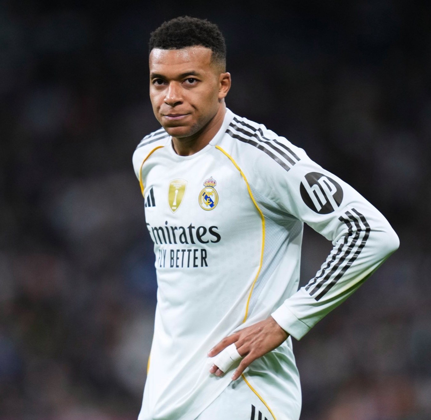 Килиан Мбаппе сломал палец в матче с Сельтой Cope Перелом безымянного пальца левой руки не должен помешать форварду принять участие в важнейшем матче Лиги чемпионов против Ман Сити 10 декабря