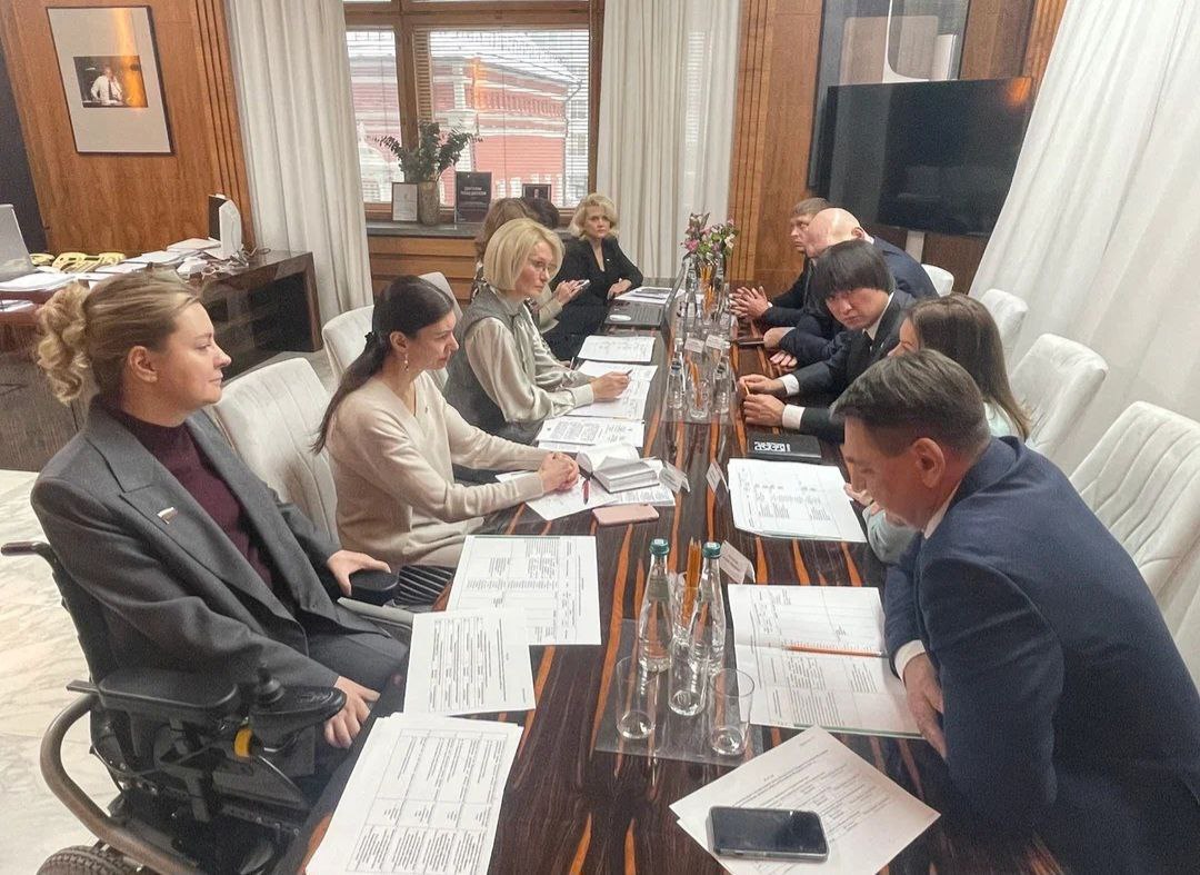 Состоялось совещание с Заместителем Председателя ГД Викторией Абрамченко Обсудили законопроекты находящиеся в ведении Комитета по туризму и поступающие от регионов инициативы До конца сессии планируется ряд выездных мероприятий посвященных актуальным для туриндустрии темам реализации национального проекта по туризму развитию в России системы горнолыжных курортов и др по ссылке Tarbaev Sangadji