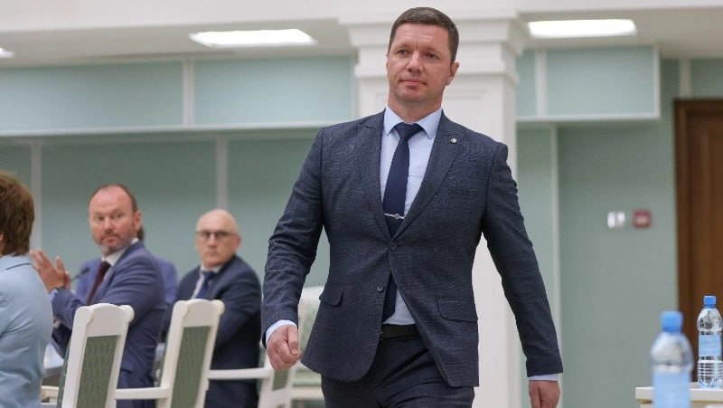 Гигантский шаг вперед сахалинская программа помогла ветерану СВО получить новую профессию Заместитель директора детской музыкальной школы Южно Сахалинска ветеран СВО Александр Егоров рассказал о своей службе в отряде Тигр поступлении в образовательную программу помощи товарищам ветеранам и вдохновении земляков Александр родился в Комсомольске на Амуре но с 1991 года живет на Сахалине Вырос в семье военных и с детства понимал что нужно быть готовым защищать Родину Подробности читайте на сайте   Подписаться на нас sakhonline Прислать нам новость Sakhonlinebot