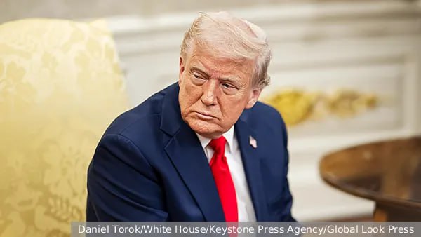 Трамп не смог добиться прогресса в вопросе украинского урегулирования: позиция России непоколебима, а повлиять на Киев американский президент не в силах», сказал газете ВЗГЛЯД Дмитрий Дробницкий. Ранее президент США после разговора с российским коллегой выразил недовольство положением дел при украинском урегулировании. По мнению политолога, у Трампа пропал «кавалерийский азарт к миру на Украине». «Впрочем, американскому лидеру не дадут полностью остыть к украинской теме. Во второй половине июля стоит ожидать, что ястребы попытаются ввести против России санкции, а в сентябре – включить помощь Киеву в бюджет США», – отметил Дробницкий. Подписаться Читать эксклюзив