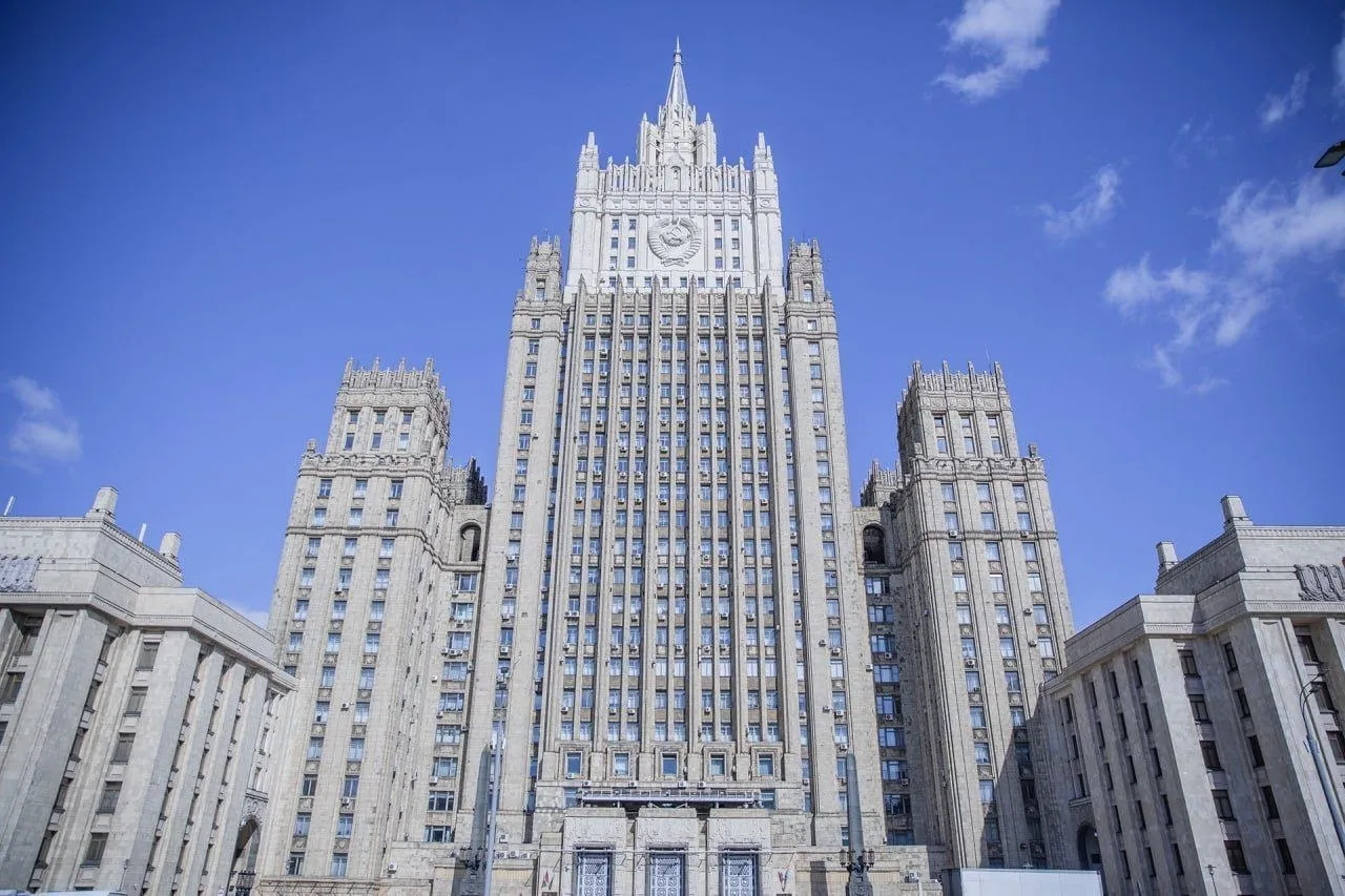 28 апреля заместитель Министра иностранных дел Российской Федерации А Ю Руденко принял Чрезвычайного и Полномочного Посла Исламской Республики Пакистан в Российской Федерации Файсала Ниаза Тирмизи В ходе встречи стороны обсудили актуальные вопросы двусторонней повестки дня а также кризисную ситуацию на Ближнем Востоке С российской стороны дана высокая оценка посреднической роли Исламабада в интересах урегулирования конфликта между Ираном и США РоссияПакистан 28 апреля заместитель Министра иностранных дел Российской Федерации М Ю Галузин провёл встречу с Чрезвычайным и Полномочным Послом Азербайджанской Республики в Российской Федерации Р С Мустафаевым Были обсуждены некоторые актуальные вопросы двусторонних отношений РоссияАзербайджан
