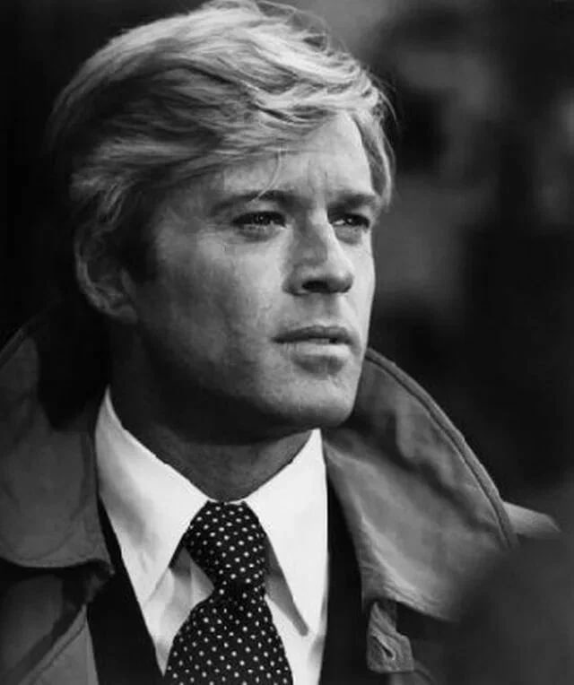 Американский актер кинорежиссер продюсер Роберт Редфорд умер в возрасте 89 лет Редфорд играл в таких картинах как Бутч Кэссиди и Санденс Кид Афера Три дня Кондора Вся президентская рать Он также снял фильм Обыкновенные люди 1981 за который получил премию Оскар в режиссерской номинации