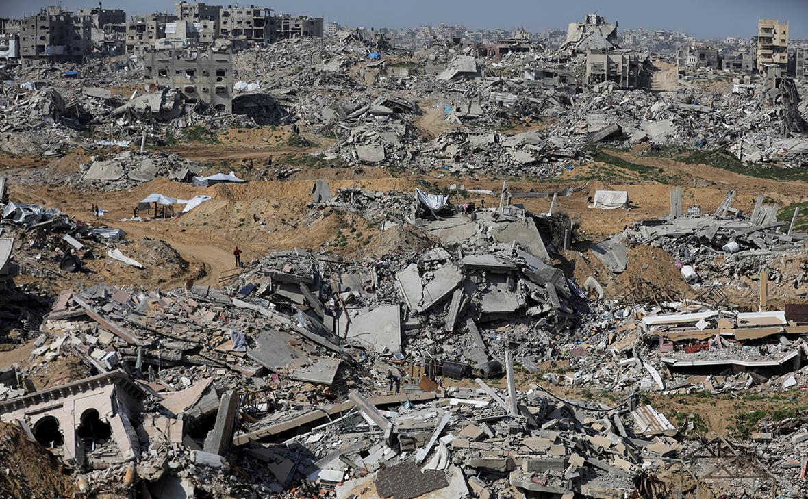 США разработали проект восстановления Газы на который потребуется 10 лет и 112 млрд Проект Рассвет призван превратить разбомбленный анклав в блестящий метрополис пишет The Wall Street Journal В плане не уточняется какие страны и компании будут его финансировать а также где во время реконструкции будут жить 2 млн палестинцев Мировая кухня