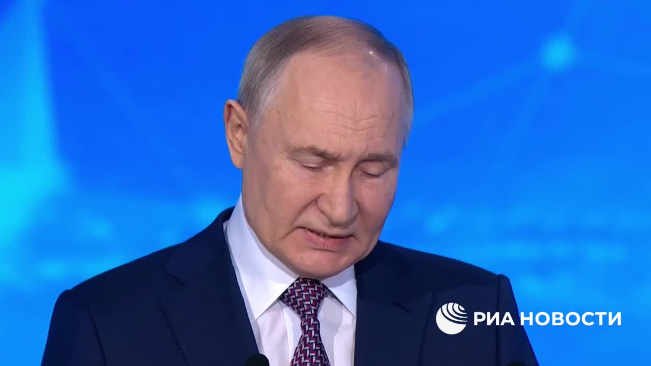 Путин о боеголовках 'Орешника': температура соответствует солнечной поверхности