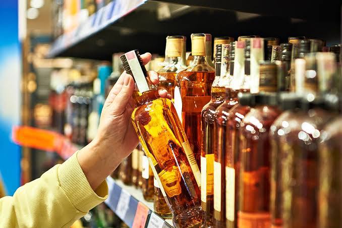 Потребление алкоголя в России упало Годовое потребление сократилось с 8 32 до 7 63 литра на человека Такой спад отмечен впервые с 1997 1998 годов А вы часто употребляете алкоголь veraafanasyeva