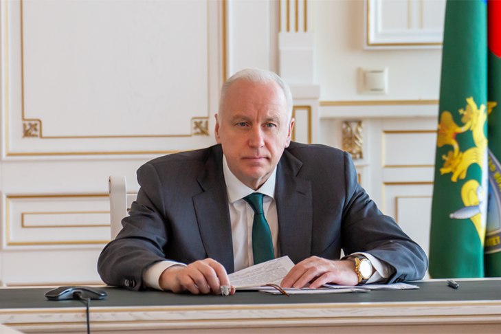 Бастрыкин заинтересовался нападением подростков-мигрантов в новосибирском ТЦ Глава Следственного комитета России Александр Бастрыкин поручил проверить информацию о противоправных действиях банды мигрантов в одном из торговых центров левобережья Новосибирска. По данным из сети, приезжие систематически нападают на посетителей и грабят их. Подробнее... #ПРОИСШЕСТВИЯ ——————————
