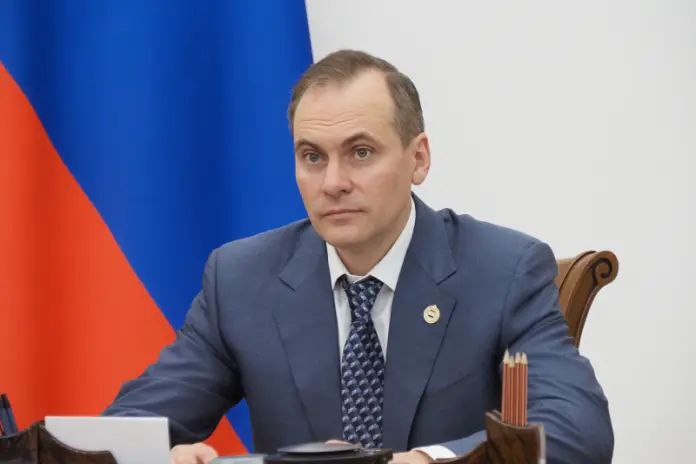Артём Здунов принял участие в обсуждении проекта Стратегии развития образования в России до 2036 года В Москве, в Государственном университете управления 1 июля прошло совместное заседание комиссий Госсовета Российской Федерации по направлениям «Кадры», «Молодежь и дети» и «Семья». Основной темой для обсуждения стал проект Стратегии развития образования в Российской Федерации до 2036 года. В панельном заседание в формате видеоконференции принял участие Глава Мордовии, председатель комиссии Госсовета по направлению «Семья» Артём Здунов. В своем выступлении Артём Здунов подчеркнул общенародный формат подготовки важнейшего документа, который определит вектор развития не только сферы образования, но и страны в целом. Подробнее - в нашем материале.
