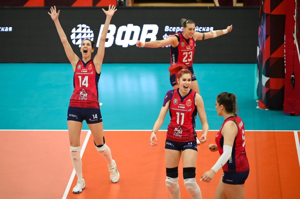 Тулица обыграла калининградский Локомотив Тульская Тулица одержала громкую победу в домашнем матче чемпионата России Встреча с лидером турнира завершилась со счетом 3 1 Напряженная борьба в партиях принесла тулячкам заслуженные очки Эта победа позволила команде подняться на 7 е место в турнирной таблице Для Тулицы это уже седьмой успех в текущем сезоне Игроки показали отличную подготовку в матче против фаворита Следующую домашнюю игру наши волейболистки проведут 6 января Соперником станет московское Динамо Начало праздничного матча запланировано на 16 30 Фото ВК Тулица 1  2   Подпишись на новости Мы в MАХ