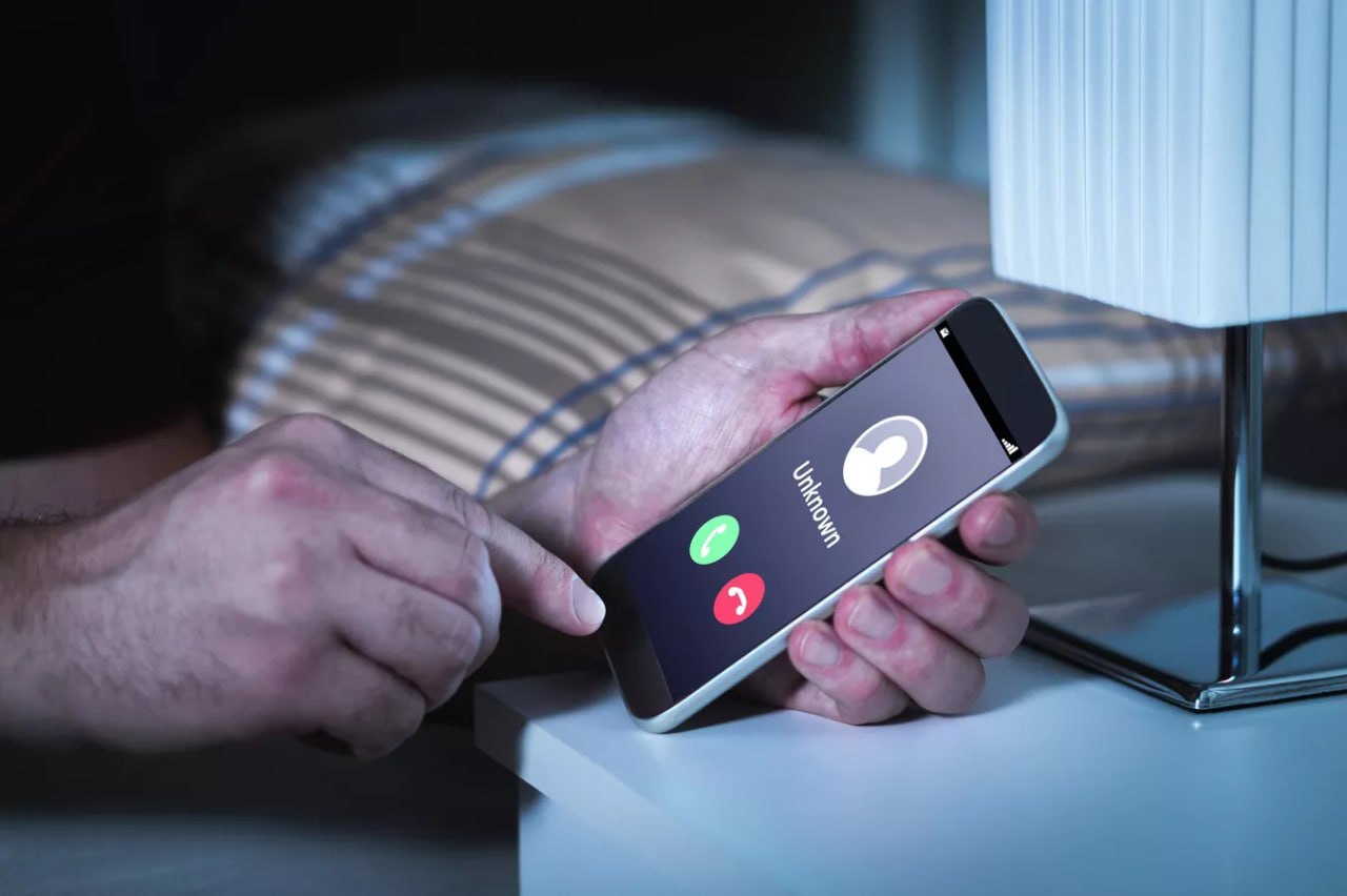 Билайн рассказал читателям РИА Новости о самых долгих атаках телефонных мошенников в России Абонент из Дагестана 1960 года рождения получил больше 26 тыс звонков В Пензе атака на жертву 1983 года рождения продолжалась весь день А клиентка 1959 года рождения из Москвы получила 3539 звонков за два утренних часа Подписаться на РИА Новости экономика Все наши каналы