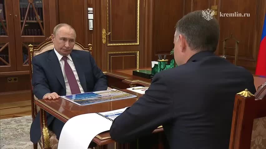 Путин обсудил социально-экономическую ситуацию в Ростовской области с Юрием Слюсарем