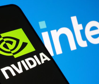 NVIDIA завершила сделку по приобретению доли в Intel за пять миллиардов долларов Компания NVIDIA закрыла сделку по покупке доли в Intel Фирма объявила о намерении инвестировать в Intel сумму в пять миллиардов долларов еще в сентябре текущего года Однако закрыть сделку удалось только после ее одобрения Федеральной торговой комиссией США