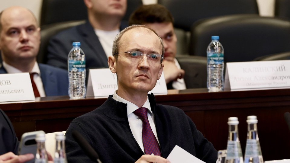 Дмитрий Григоренко: Правительство переходит в единый контур цифрового управления   Соответствующее постановление Правительства подписано.   Бесшовное взаимодействие между системами, единая нормативная и справочная информация, единые сквозные процессы позволят сократить внутриведомственный и межведомственный документооборот, уменьшить сроки подготовки и согласования проектов нормативных актов.   Кроме того, интеграция систем между собой повысит прозрачность процессов документооборота - от отслеживания истории изменения документов в системах до контроля статуса исполнения.  ⏺подписаться