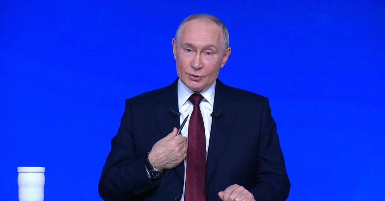 Я оцениваю Си Цзиньпина как надежного друга и стабильного партнера Моего надежного друга и стабильного партнера и союзника России Владимир Путин ответил на вопрос о российско китайских отношениях Развиваются эти отношения переходят в различные области и что меня радует в область науки гуманитарной связи технологий исследований космического пространства Мы сотрудничаем это показатель доверия между нашими странами в военной области Российско китайские отношения являются существенным фактором стабильности в мире   zabrtk Мы в MAX