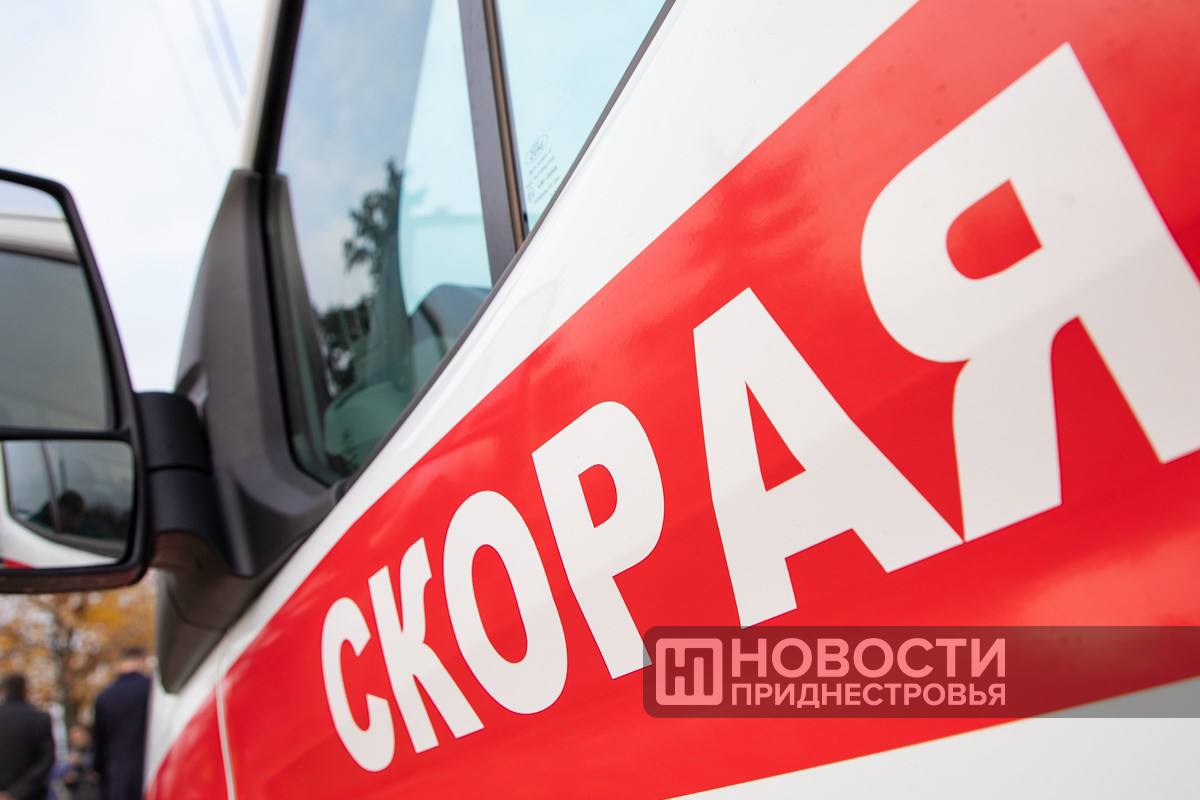 6 обмороков и 1 тепловой удар – последствия жары в Приднестровье за последнюю неделю. Большая часть пострадавших – пожилые люди, которые выходили на улицу днём. Также на 10% увеличилось число обращений от людей с сердечно-сосудистыми болезнями, сообщили нашему корреспонденту в Республиканском центре скорой помощи.