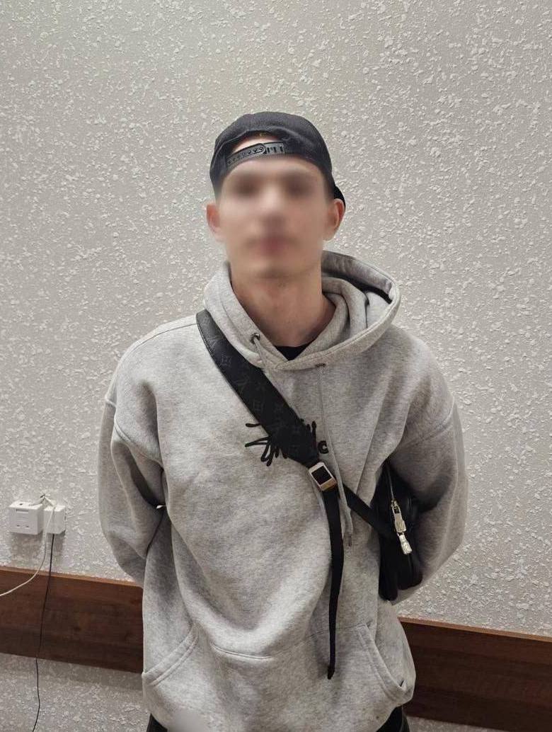 Возмущен ситуацией на улице Мира в Ставрополе. Кадры сегодня разлетелись по сетям. Парень в ответ на замечание напал на пожилого мужчину, тот упал. К сожалению тогда никто не вмешался в конфликт. Делом занялись правоохранители. Они нашли нападавшего, он задержан в административном порядке. Сейчас важно найти свидетелей инцидента. Прошу очевидцев и тех, кто знает потерпевшего, обратиться в ближайший отдел полиции, чтобы дать показания. В Ставропольском крае соблюдают закон и уважают старших. Пусть этот парень на всю жизнь запомнит.