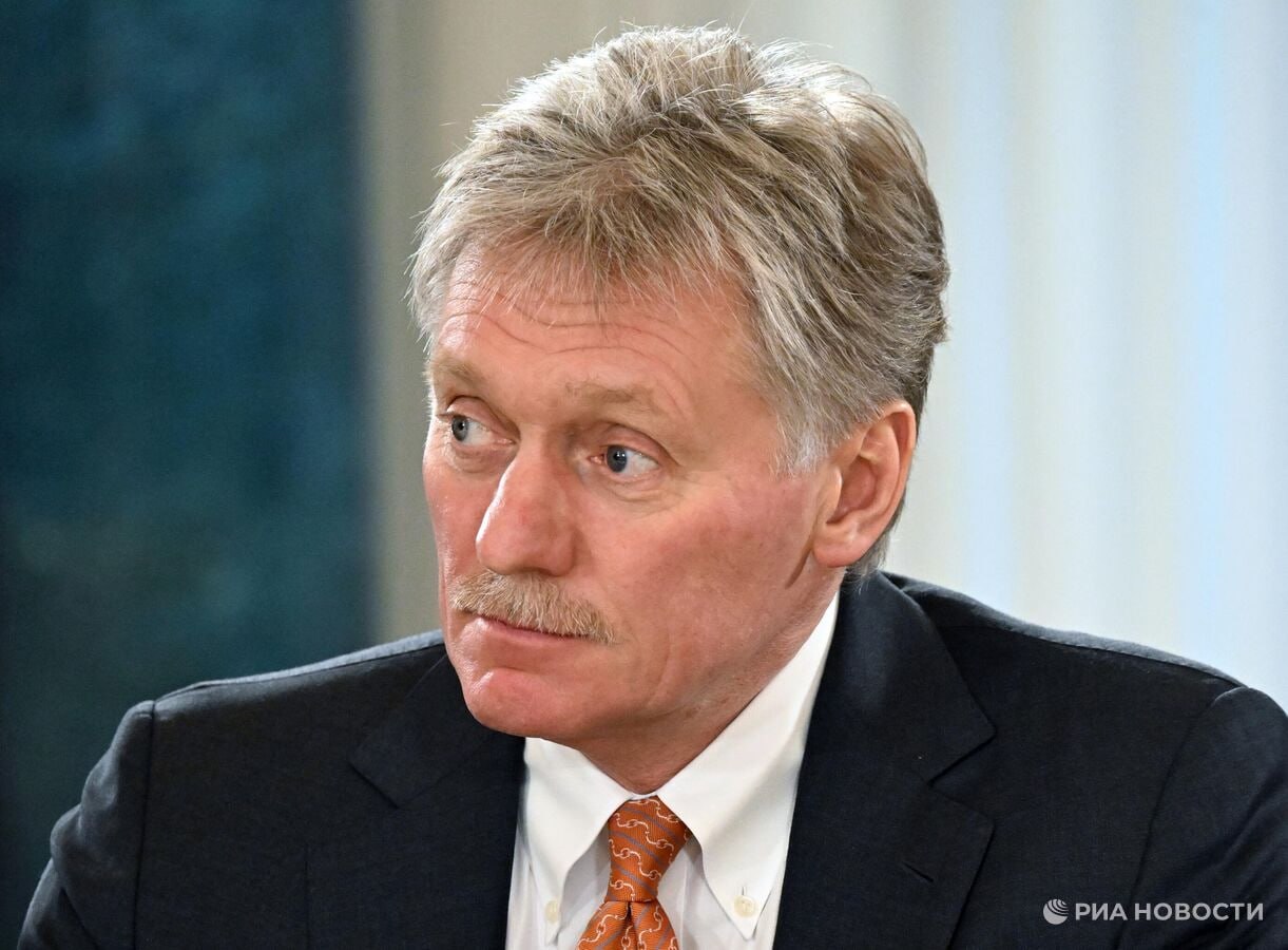 Кремль обязательно будет пользоваться национальным мессенджером, когда тот заработает — Песков.  Ранее Путин подписал федеральный закон о создании в РФ национального мессенджера. Сегодня президент поручил поддержать его развитие и обеспечить устойчивость Рунета.  Пресс-секретарь президента РФ Дмитрий Песков отметил, что российскому сервису нужна конкуренция. Иначе он не сможет нормально развиваться.